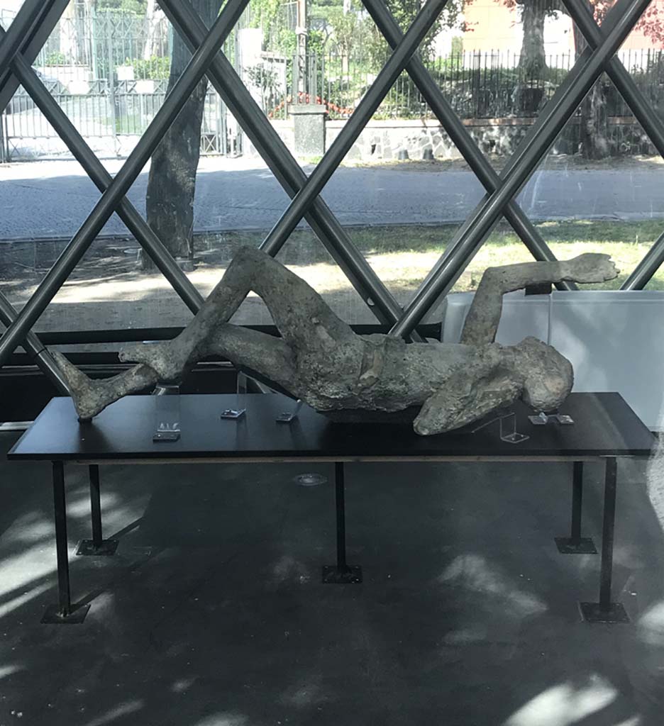 Pompeii. April 2019. Cast on display at Pompeii in the display area near the amphitheatre entrance. Photo courtesy of Rick Bauer.