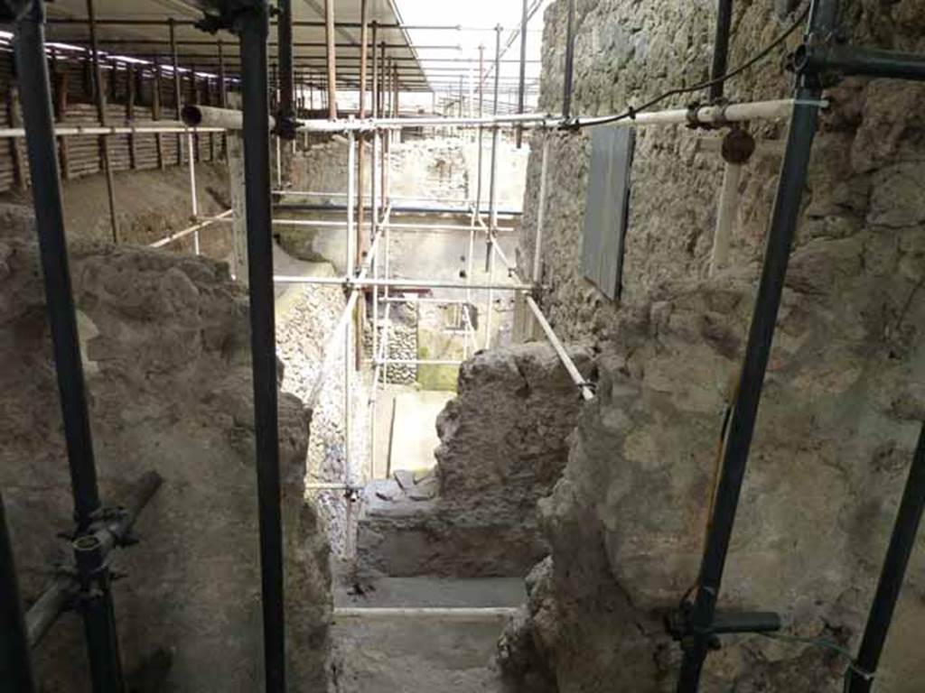 IX.13 Pompeii. May 2010. Excavation behind IX.13.1/3. Looking east from Vicolo di Giulio Polibio. 