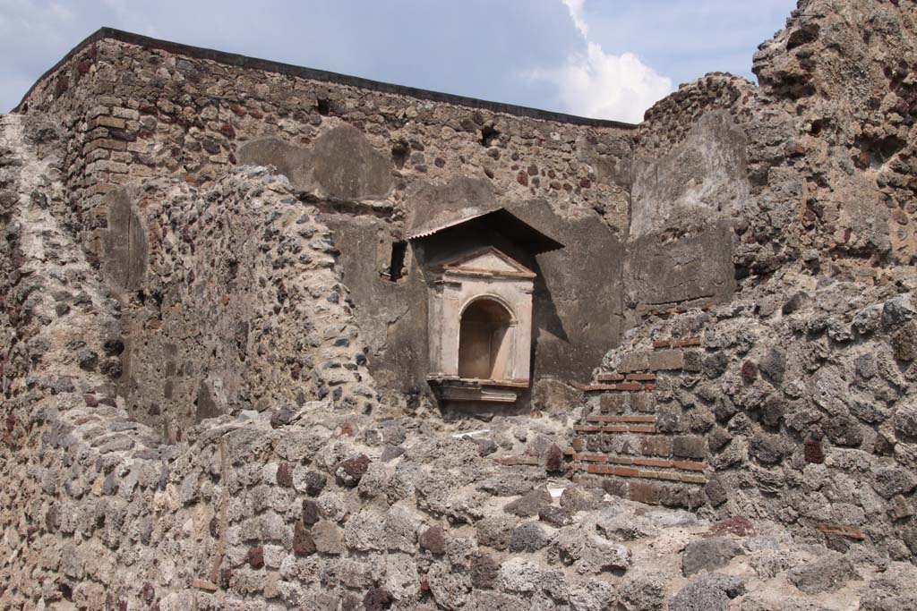 VI.12.2 Pompeii. September 2021. 
Looking towards north wall and north-east corner of kitchen, the first room at the north end of the corridor. Photo courtesy of Klaus Heese.

