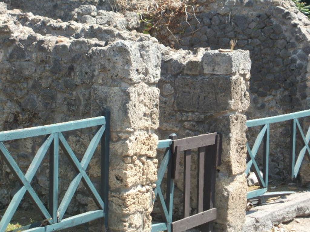 I.2.3 Pompeii. May 2005.  Entrance doorway (in centre), on Via Stabiana.