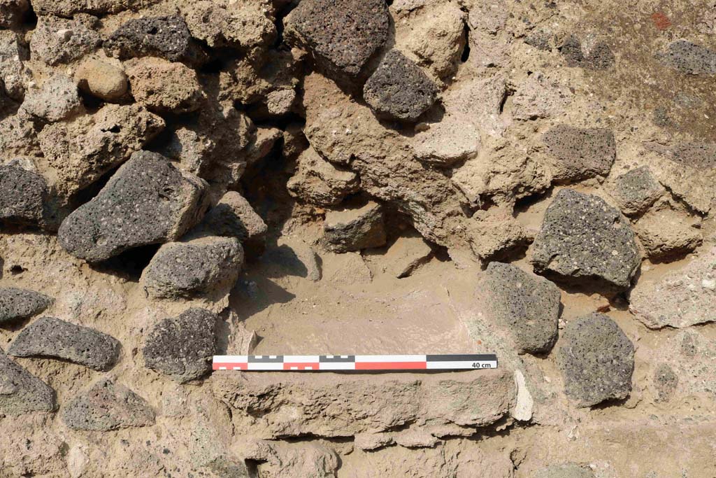 I.2.23 Pompeii. September 2018. Detail of niche set into east wall of entrance area. Photo courtesy of Aude Durand.