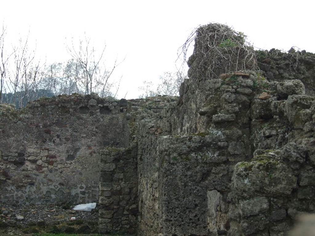 I.3.23 Pompeii. December 2006. South-west side of peristyle from I.3.22