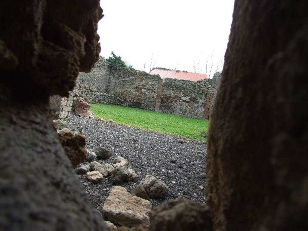 I.3.23 Pompeii. December 2006. Looking south across triclinium towards peristyle from I.3.22.