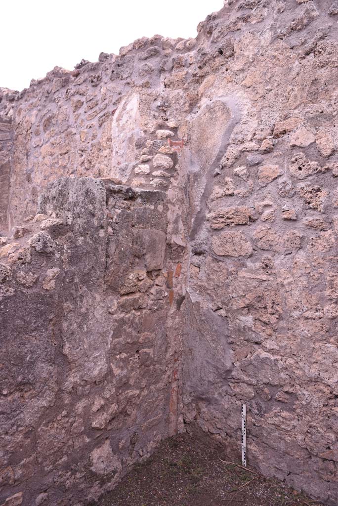 I.4.9 Pompeii. October 2019. Room f, north-west corner.
Foto Tobias Busen, ERC Grant 681269 DCOR.

