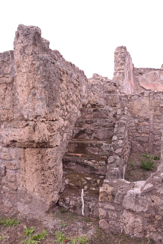 I.4.9 Pompeii. October 2019. Corridor i, steps to upper floor.
Foto Tobias Busen, ERC Grant 681269 DCOR.
