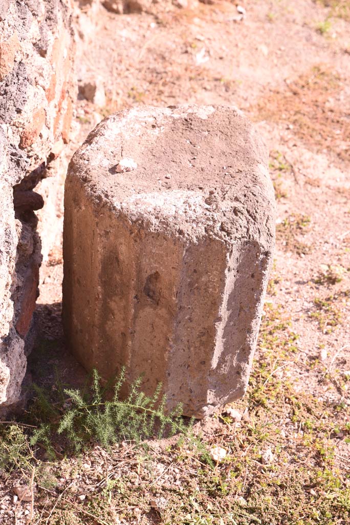 I.4.12 Pompeii. October 2019. Room f, looking south
Foto Tobias Busen, ERC Grant 681269 DCOR.

