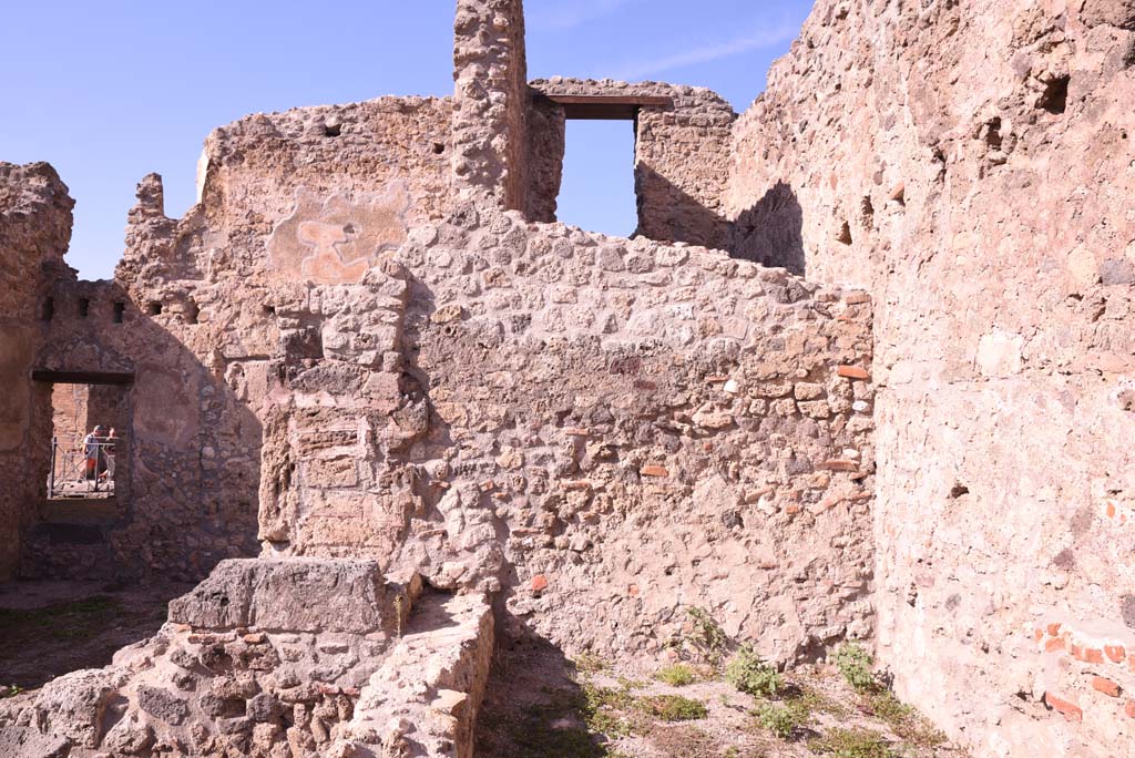 I.4.12 Pompeii. October 2019. Area g, on left, and room f, on right, looking towards north wall with an upper floor room above I.4.18.
Foto Tobias Busen, ERC Grant 681269 DCOR.
