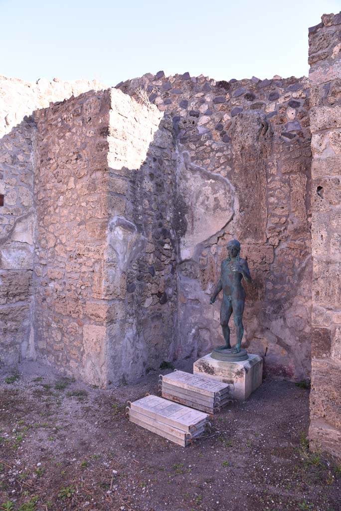 I.4.25 Pompeii. October 2019. Room 33, in north-east corner of Lower Peristyle 32.
Foto Tobias Busen, ERC Grant 681269 DÉCOR.
