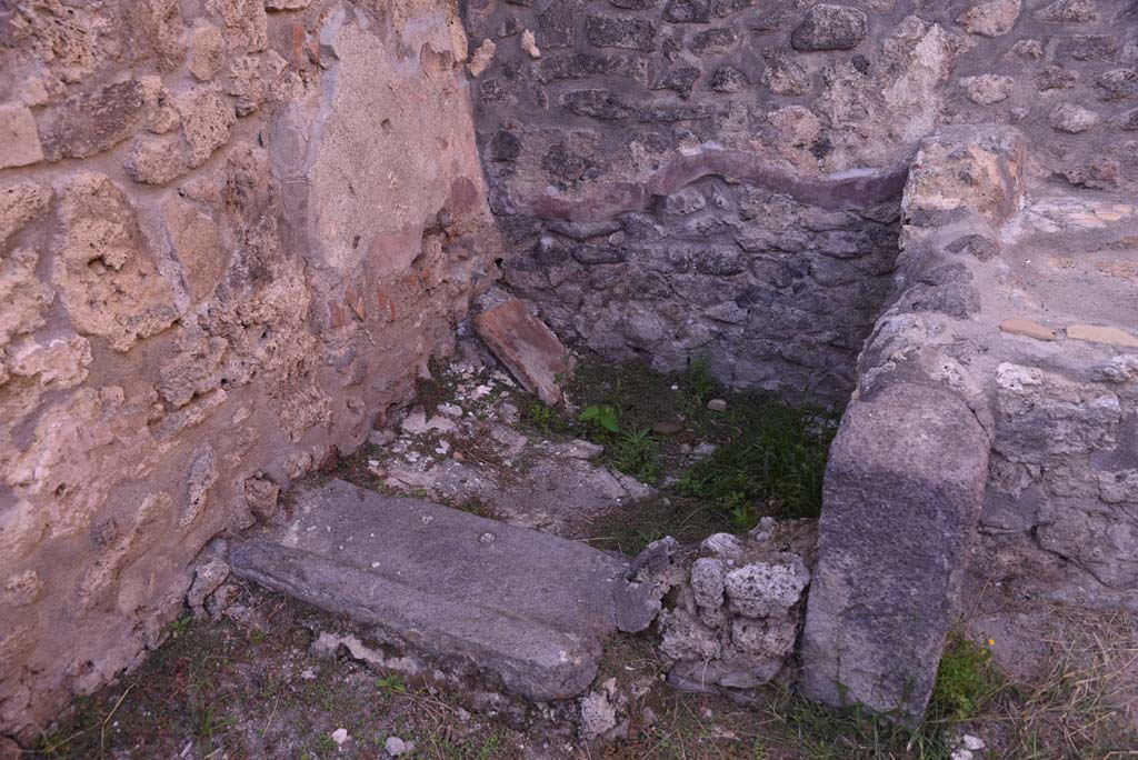 I.4.25/I.4.5 Pompeii. October 2019. Kitchen 42, latrine in north-west corner.
Foto Tobias Busen, ERC Grant 681269 DCOR.

