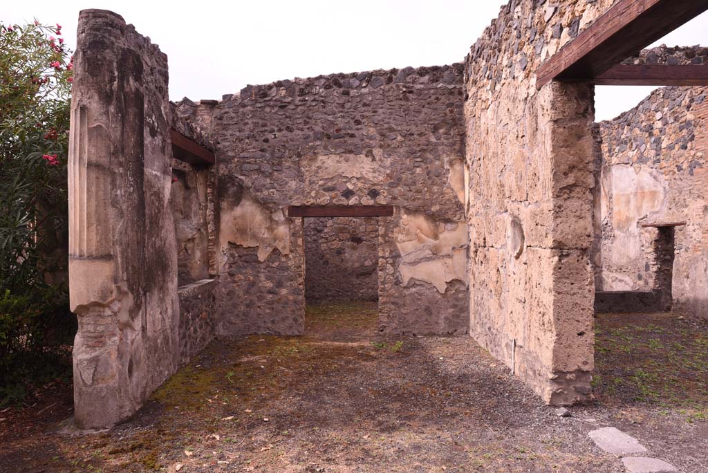 I.4.25 Pompeii. October 2019. Upper peristyle 56, looking towards west wall in north-west corner.
Foto Tobias Busen, ERC Grant 681269 DCOR

