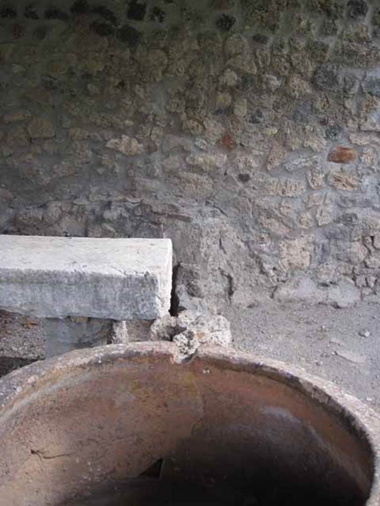 I.5.2 Pompeii. June 2023. Looking across peristyle, towards east side. Photograph © Parco Archeologico di Pompei.