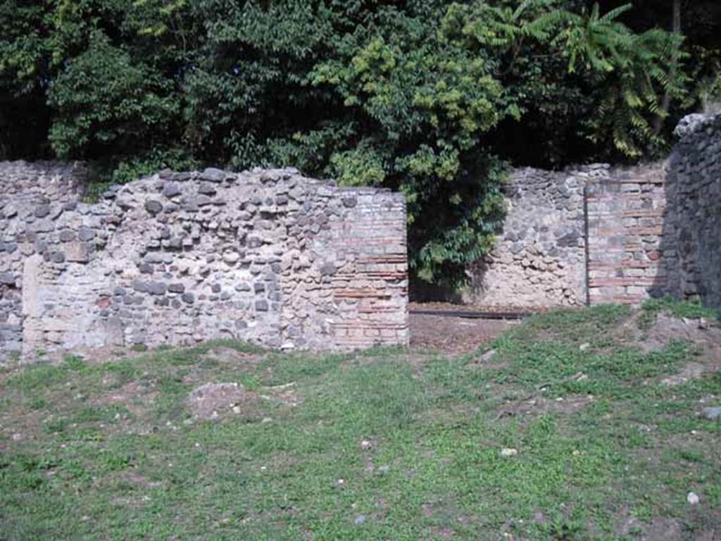 I.5.3 Pompeii. September 2010.  Looking east towards entrance, from large open area. Photo courtesy of Drew Baker.
