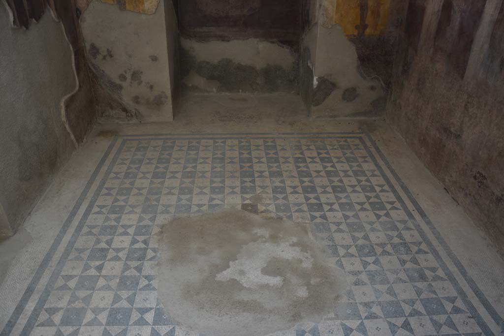 I.6.2 Pompeii. September 2019. Looking west across mosaic flooring in frigidarium.
Foto Annette Haug, ERC Grant 681269 DCOR.
