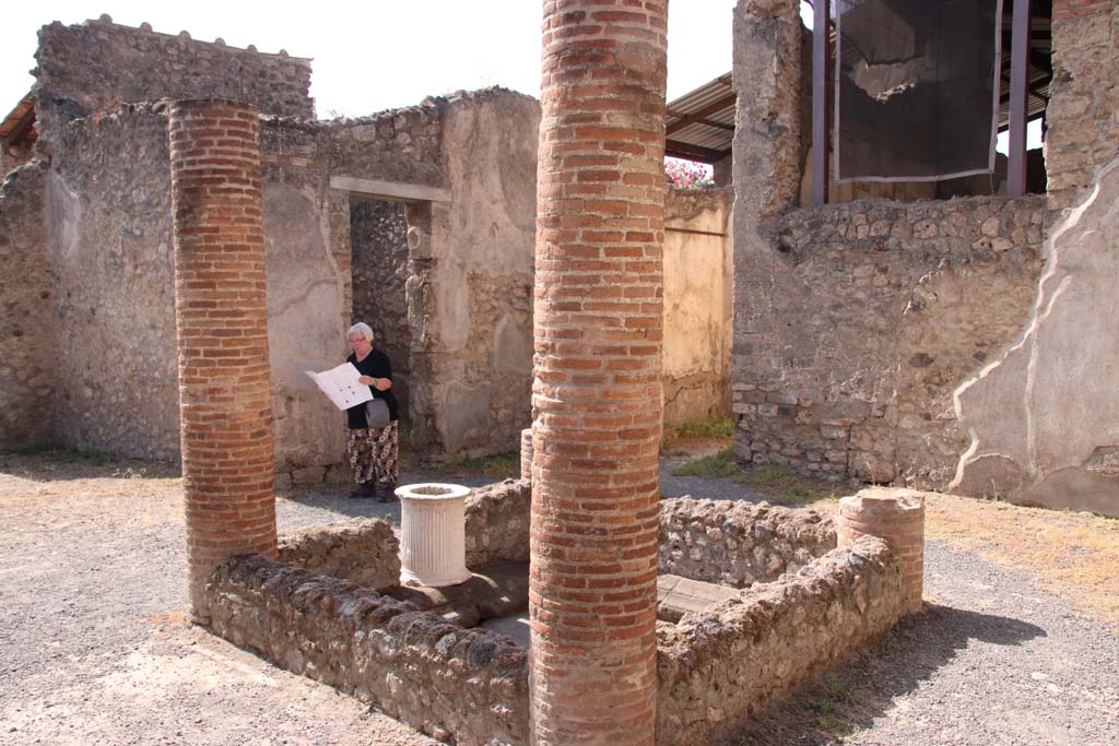I.6.2 Pompeii. September 2019. Impluvium in atrium, looking south-west. Photo courtesy of Klaus Heese.