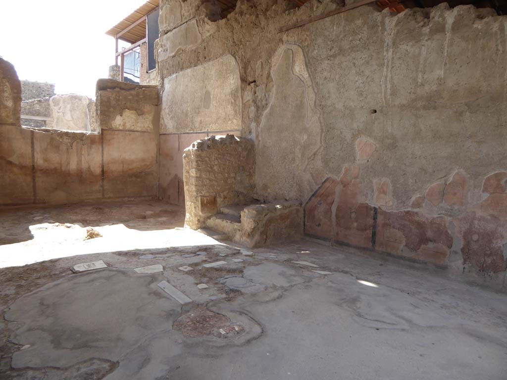I.6.3 Pompeii. September 2015. Looking south-west towards rear room, and stairs against west wall of workshop, in centre.
Foto Annette Haug, ERC Grant 681269 DÉCOR.
