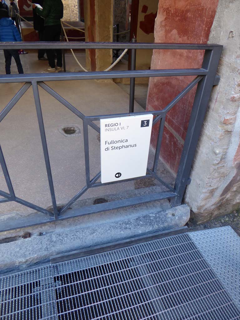 I.6.7 Pompeii. September 2015. Looking south to entrance threshold on west side of doorway.
Foto Annette Haug, ERC Grant 681269 DÉCOR.

