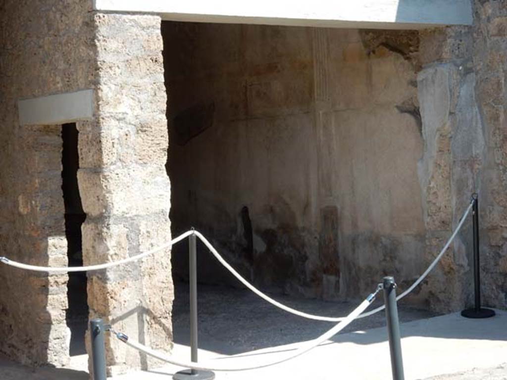 I.6.7 Pompeii. May 2016. Looking north-east towards triclinium from the garden area.  
Photo courtesy of Buzz Ferebee.
