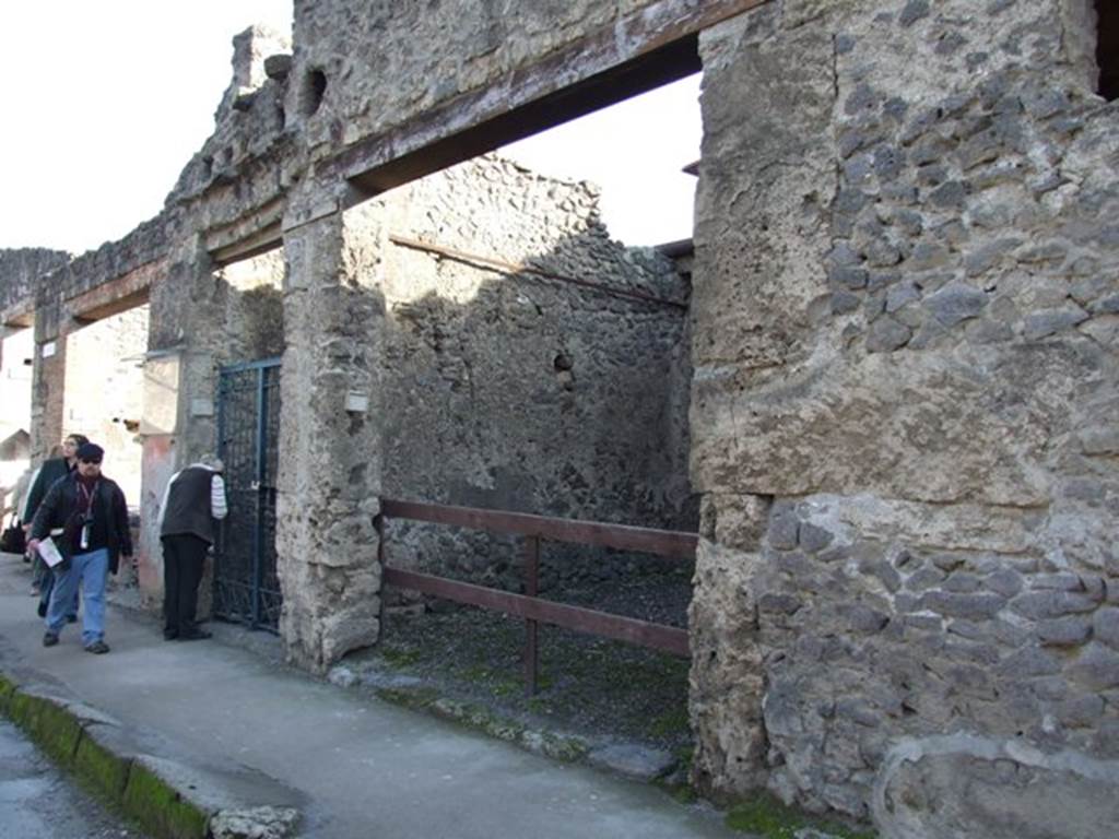 I.7.6 Pompeii. December 2007. Entrance on Via dell Abbondanza.

 
