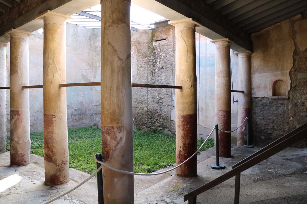 I.7.19 Pompeii. December 2018. Looking towards south and west walls of garden area. Photo courtesy of Aude Durand.