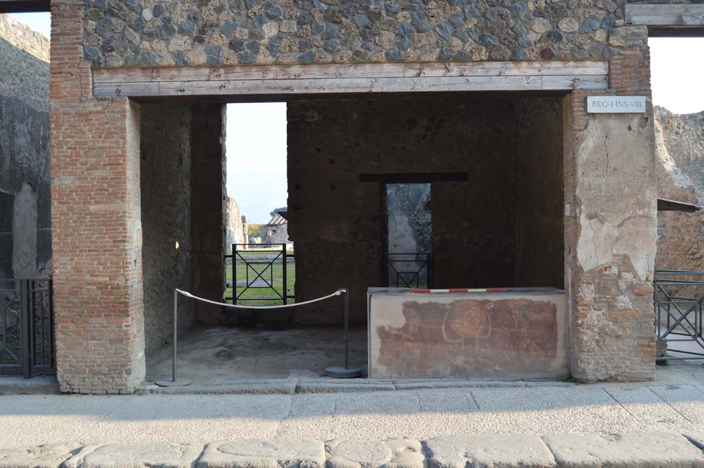 I.8.1 Pompeii. December 2018. Entrance doorway. Photo courtesy of Aude Durand.