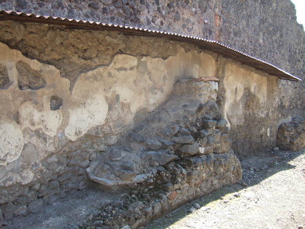 I.8.1 Pompeii. October 2018. Looking north towards altar on top of ramp, on east side of Vicolo dell’Efebo. 
Foto Taylor Lauritsen, ERC Grant 681269 DÉCOR.

