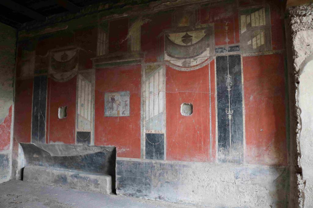 I.8.9 Pompeii. December 2018. Room 7, east wall of triclinium. Photo courtesy of Aude Durand.