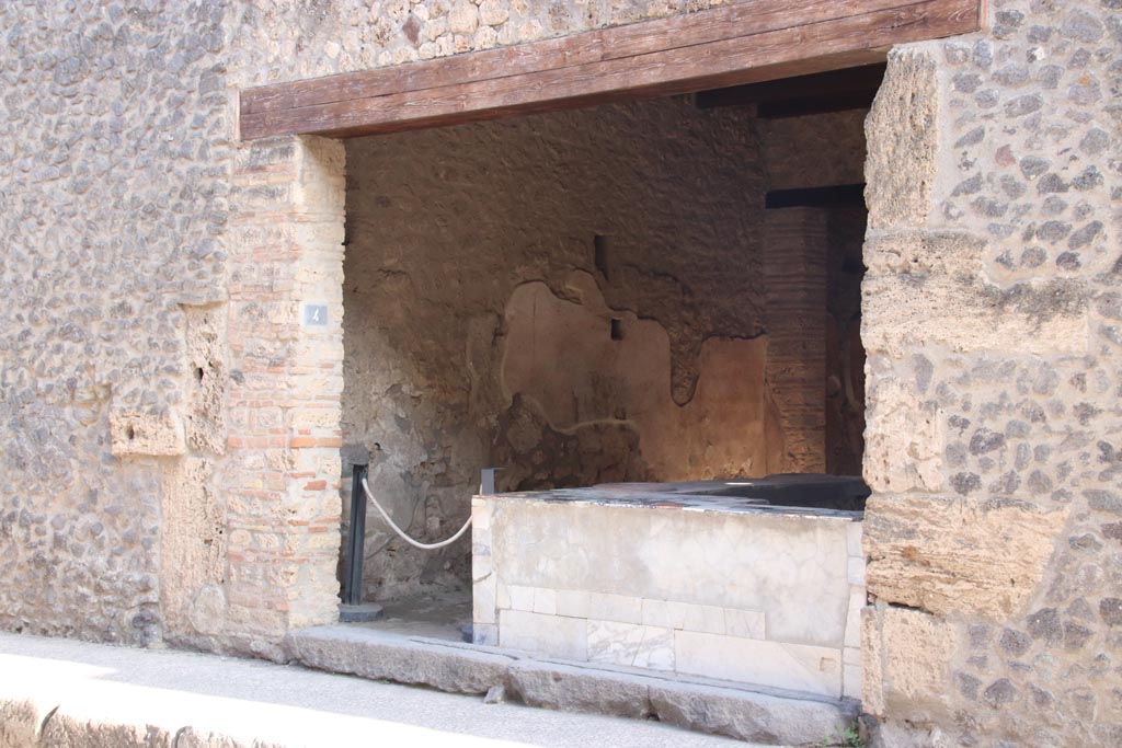 I.9.4 Pompeii. October 2023. Looking south-east towards entrance doorway. Photo courtesy of Klaus Heese.

