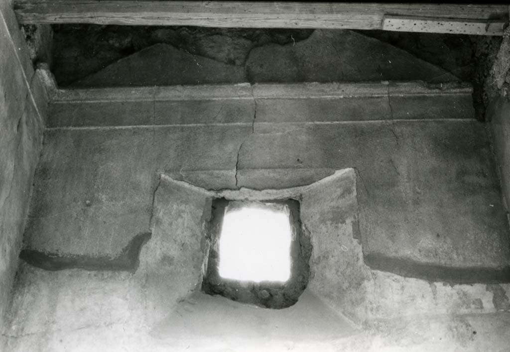 I.9.5 Pompeii. 1975. 
Domus of Euplia, first room left of atrium, E wall, upper zone, window and lunette. Photo courtesy of Anne Laidlaw.
American Academy in Rome, Photographic Archive. Laidlaw collection _P_75_5_18.
