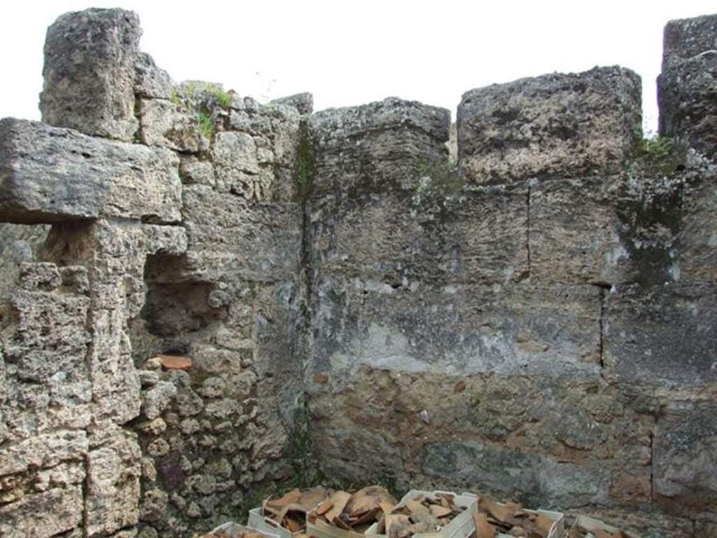 I.9.12 Pompeii. March 2009.  Room 10. South east corner.