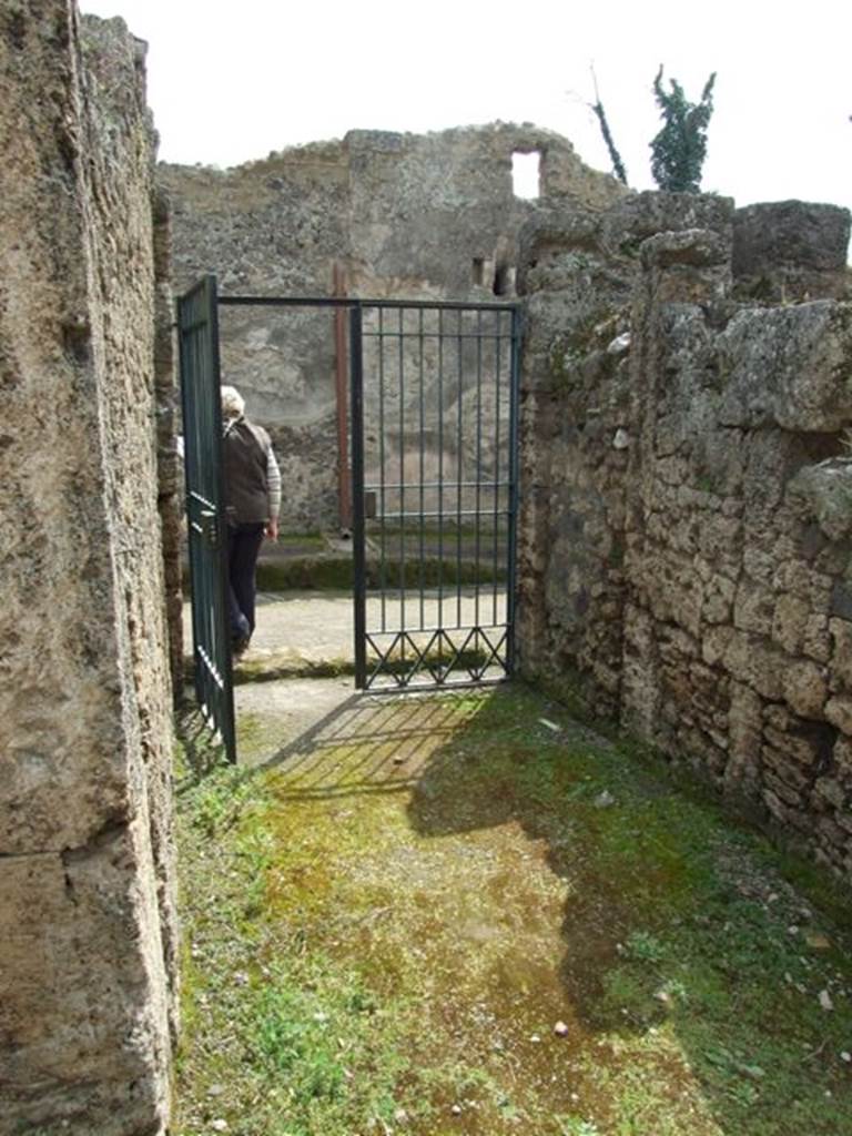 I.9.12 Pompeii. March 2009.  Fauces. Looking south to entrance.