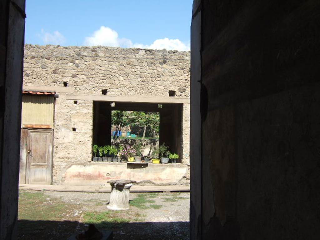 I.9.13 Pompeii.  September 2005.  Atrium.