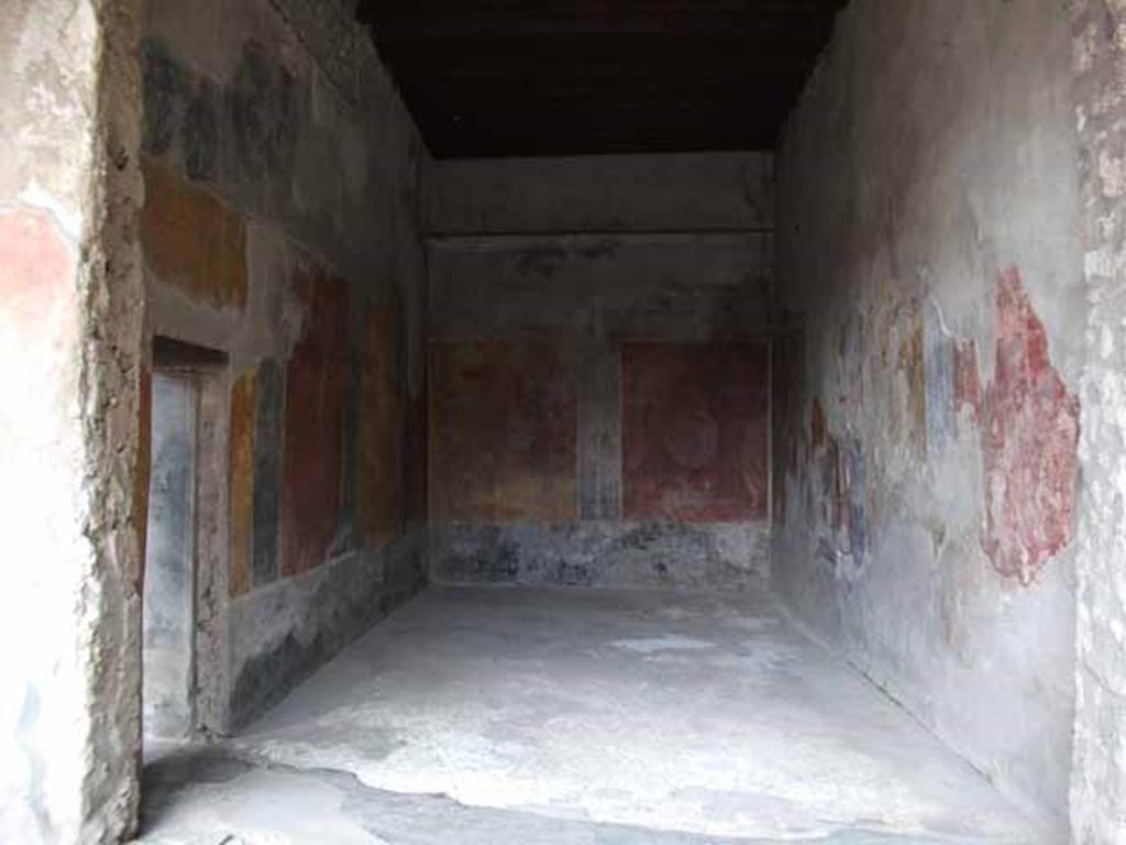 I.10.4 Pompeii. April 2022. Looking south across peristyle from north portico near to room 12. Photo courtesy of Johannes Eber.