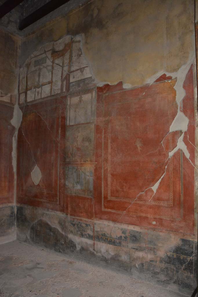 I.10.4 Pompeii. October 2017. Room 4, looking towards south wall.
Foto Annette Haug, ERC Grant 681269 DÉCOR.
