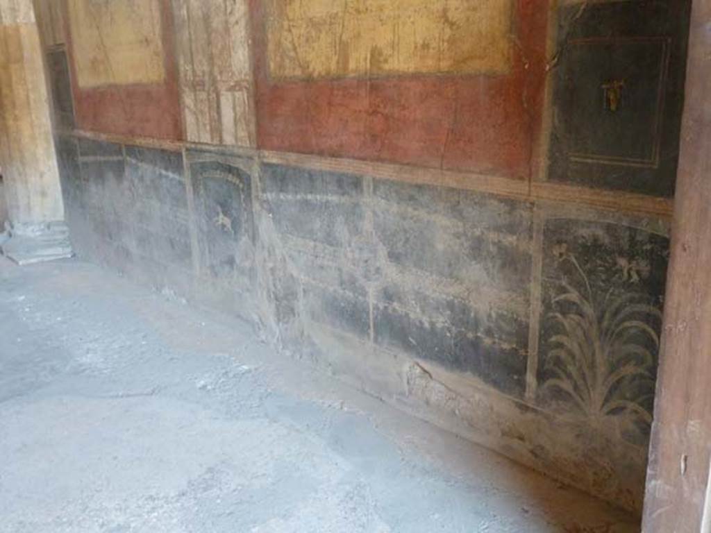 I.10.4 Pompeii. May 2015. Room 8, east wall of tablinum. Photo courtesy of Buzz Ferebee.