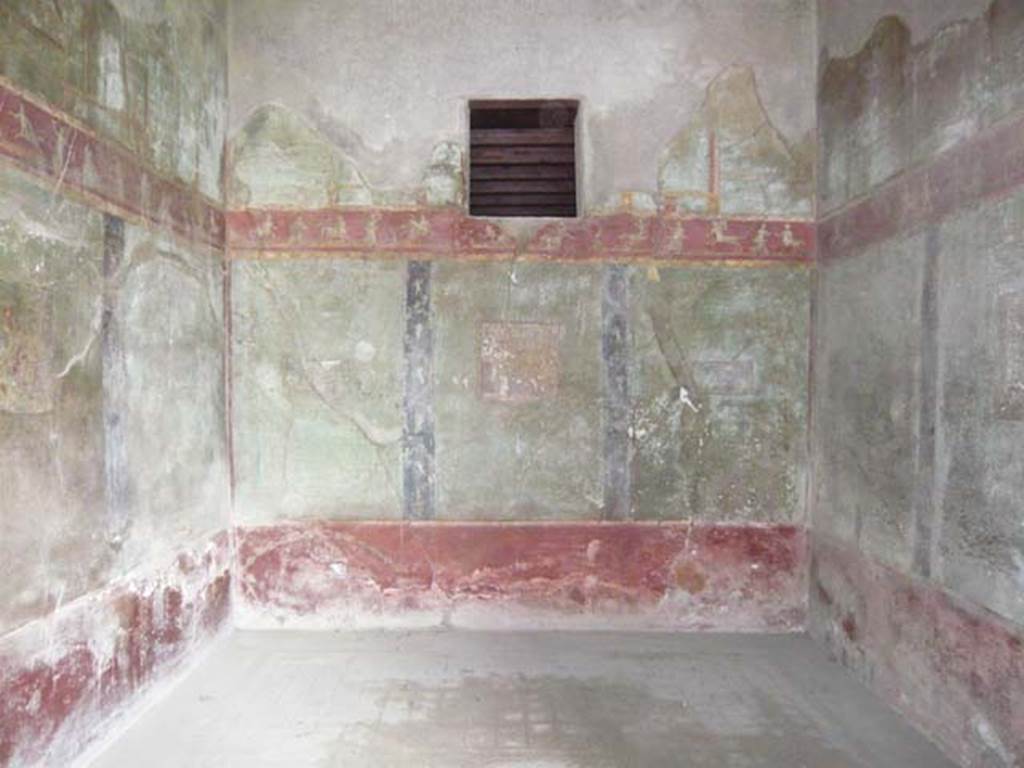 I.10.4 Pompeii. May 2015. Room 11, central painting from west wall. Photo courtesy of Buzz Ferebee.

