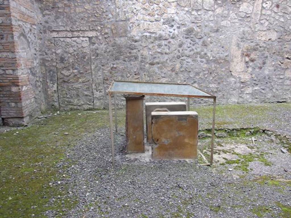 I.11.6 Pompeii. March 2009. Room 1. Atrium, looking west from room 4.

