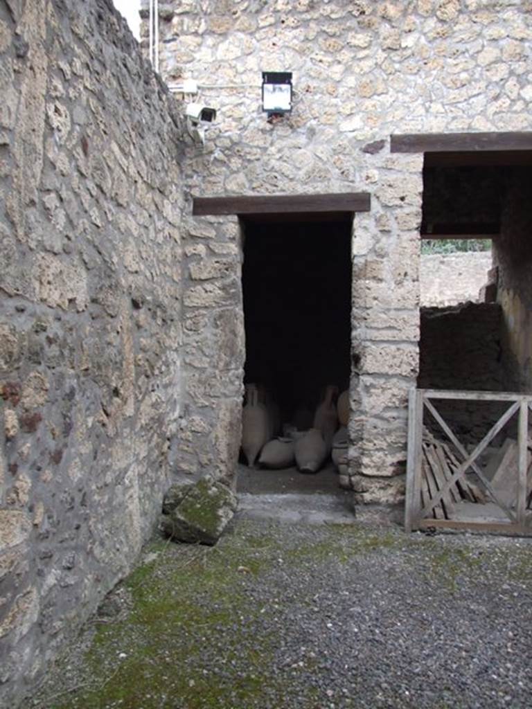 I.11.6 Pompeii. March 2009. Doorway to room 8, from atrium.