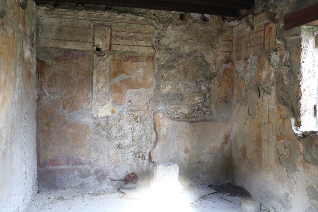 I.11.10 Pompeii. July 2021. Looking towards north wall, and east wall with window.  
Foto Annette Haug, ERC Grant 681269 DÉCOR. 
