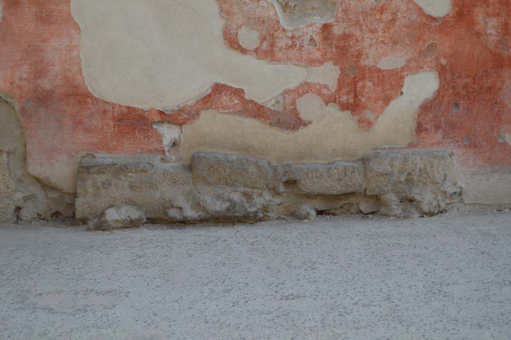 I.12.3 Pompeii. October 2017. Remaining painted stucco on wall to west of doorway under window.
Foto Taylor Lauritsen, ERC Grant 681269 DÉCOR.
