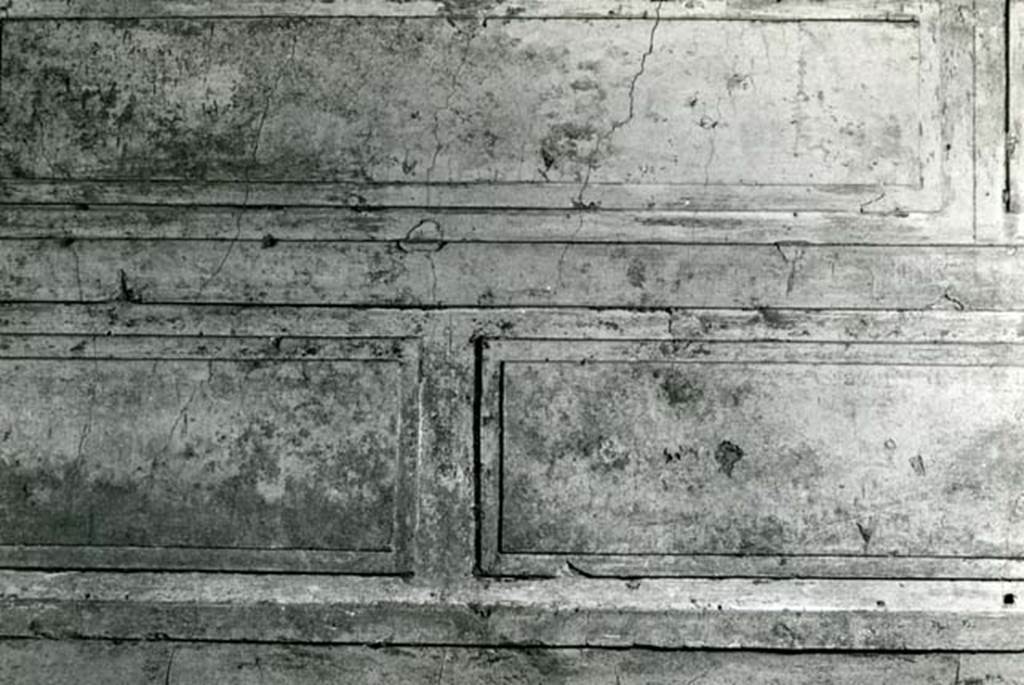 I.15.3 Pompeii. 1972. Room 6. House of Ship Europa, W cubiculum, right E wall.  Photo courtesy of Anne Laidlaw.
American Academy in Rome, Photographic Archive. Laidlaw collection _P_72_16_34.

