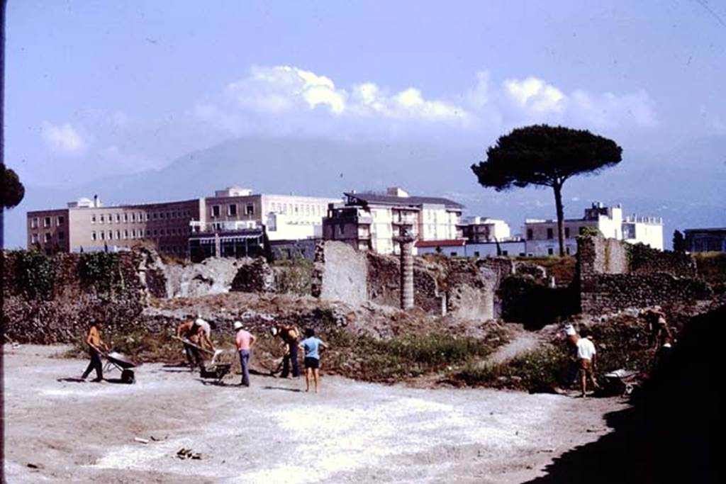 I.15.3 Pompeii. 1972. South end of site. Photo by Stanley A. Jashemski. 
Source: The Wilhelmina and Stanley A. Jashemski archive in the University of Maryland Library, Special Collections (See collection page) and made available under the Creative Commons Attribution-Non Commercial License v.4. See Licence and use details. J72f0469
