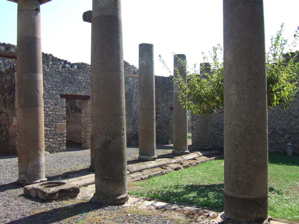 I.16.2 Pompeii. September 2005. Pseudoperistyle, looking south-east.