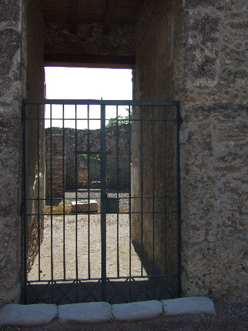 I.16.4 Pompeii. December 2006. Entrance doorway, looking south.