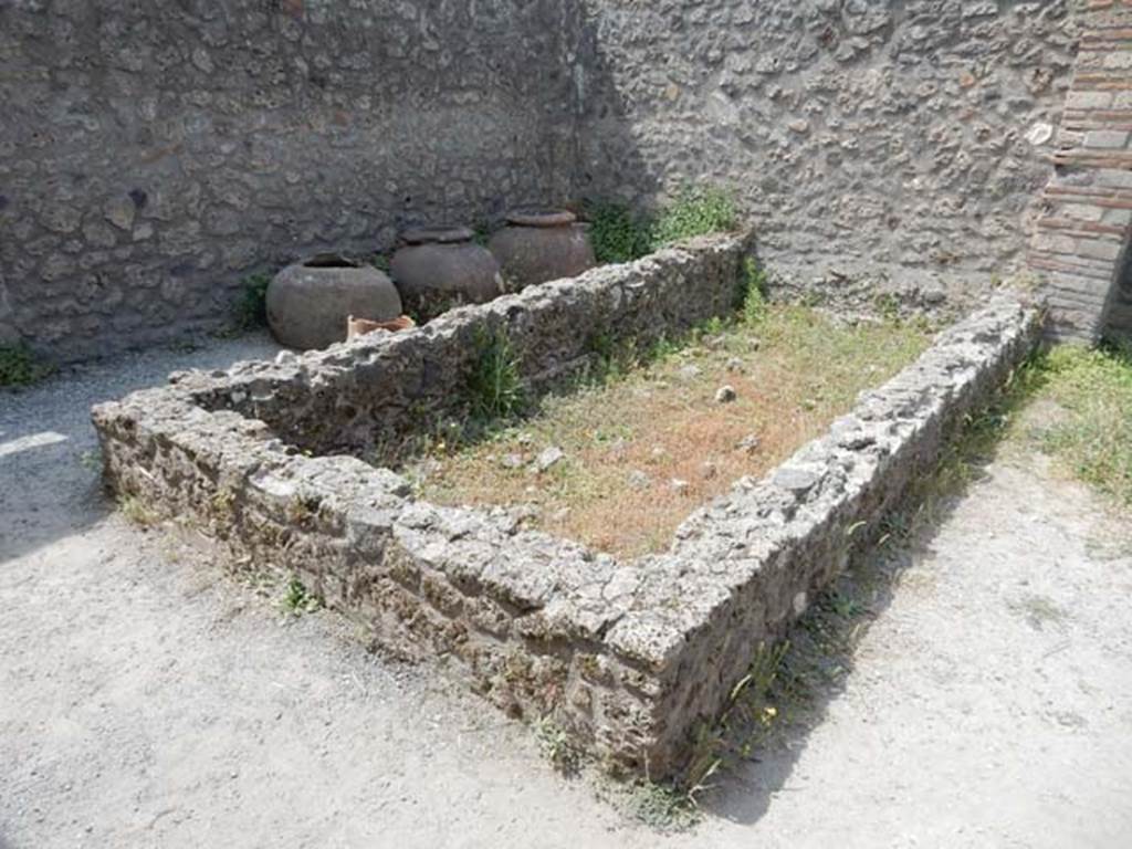 I.21.2 Pompeii. May 2017. Looking south-west across large vat/basin against west wall.  Photo courtesy of Buzz Ferebee.
