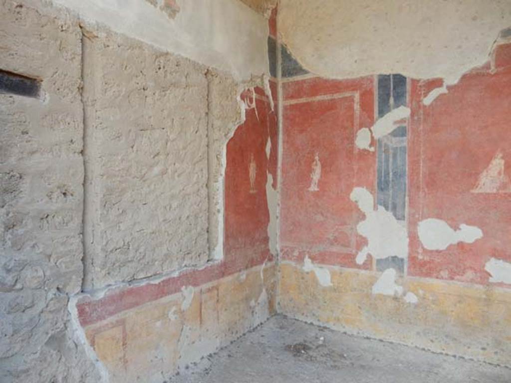 II.2.2 Pompeii. May 2016. Room “b”, looking towards the south wall and south-west corner of the ala.
Photo courtesy of Buzz Ferebee.

