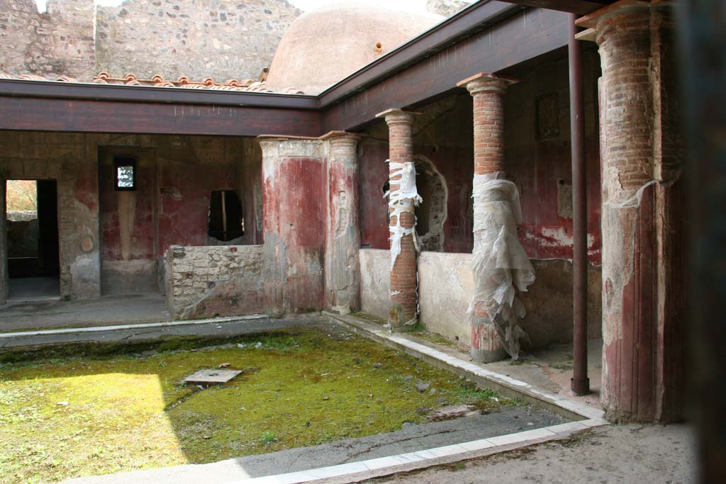 II.4.6 Pompeii. December 2018. Looking towards south-west corner and west side of portico. Photo courtesy of Aude Durand.