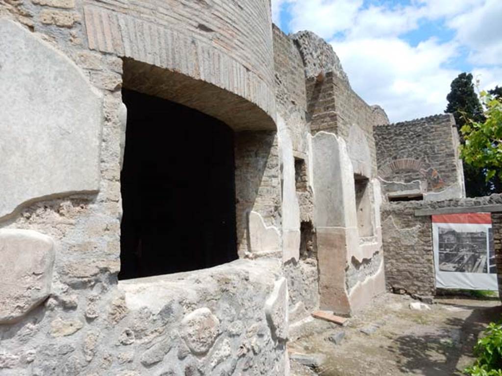 II.4.6 Pompeii. May 2017. Frigidarium/apodyterium, looking towards north wall.
Photo courtesy of Buzz Ferebee.
