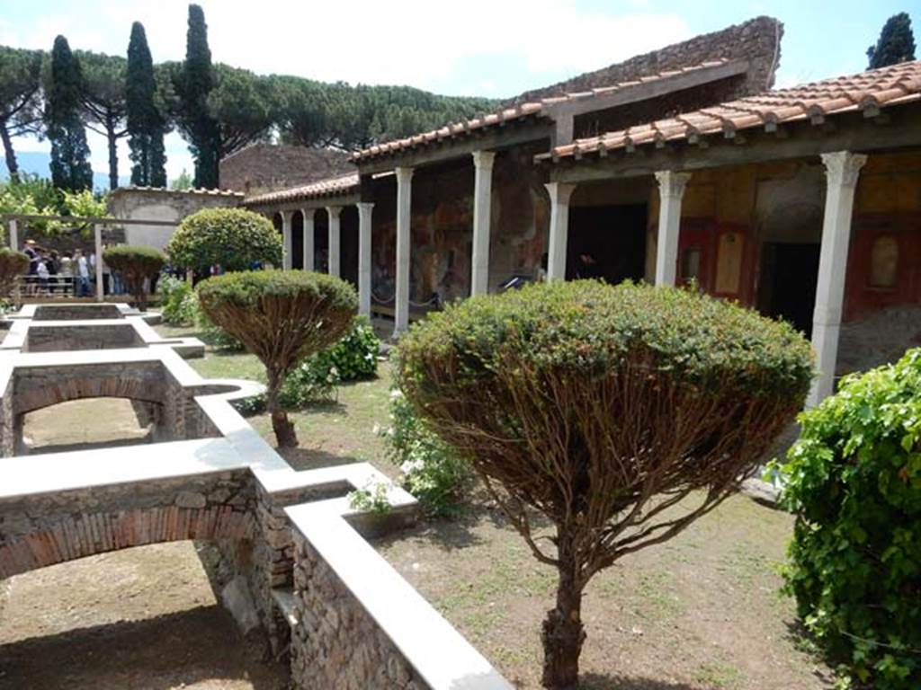 II.4.6 Pompeii. May 2016. Looking north along west portico. Photo courtesy of Buzz Ferebee.

