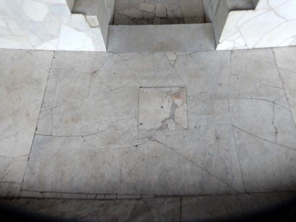 II.4.6 Pompeii. August 2021. 
Looking towards south wall with square niche, and west wall of summer triclinium. Photo courtesy of Robert Hanson.
