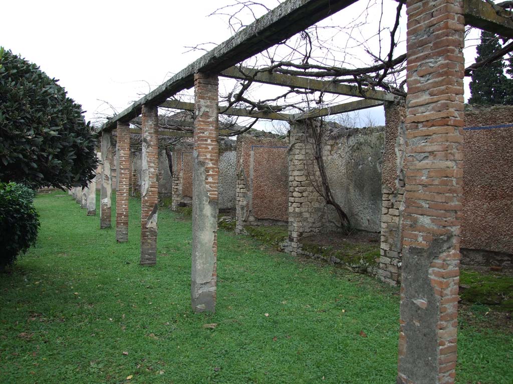 II.4.6 Pompeii. May 2016. Looking north-east across garden area, from portico.
Photo courtesy of Buzz Ferebee.

